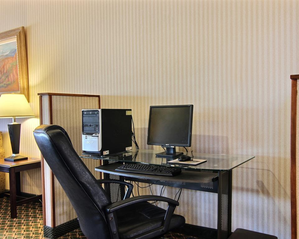 Quality Inn & Suites Grants - I-40 Exterior photo